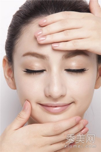 暗黄松弛脱皮油光 秋季4类皮肤问题保养方法