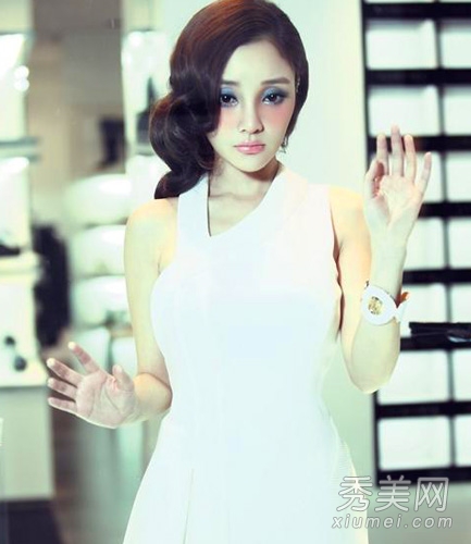 范冰冰森女妆甜美 baby李小璐浓妆暴丑