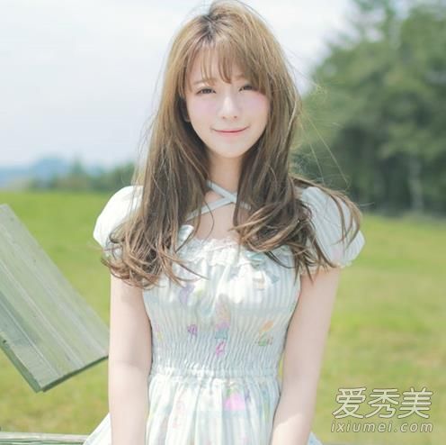 亚麻色哪个色系显白 亚麻色和栗色哪个颜色更显白