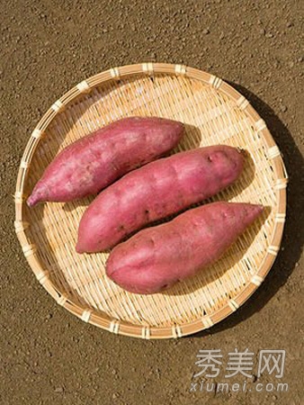 夏日美容果蔬：祛痘吃芹菜 美白吃木瓜