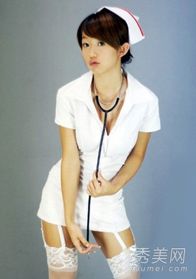 王菲柳岩制服诱惑 美妆斗艳性感or清纯