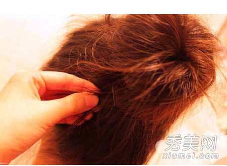 中长发如何扎好看 夏季清爽丸子头扎发教程
