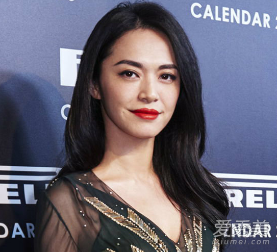 2015女明星红唇妆大PK 谁是年度最美？ 复古红唇妆