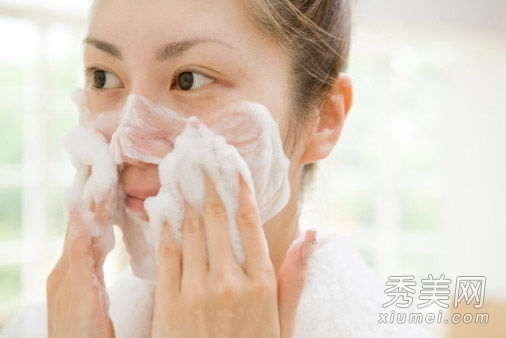 护肤小窍门：“香皂”洗脸可行吗？