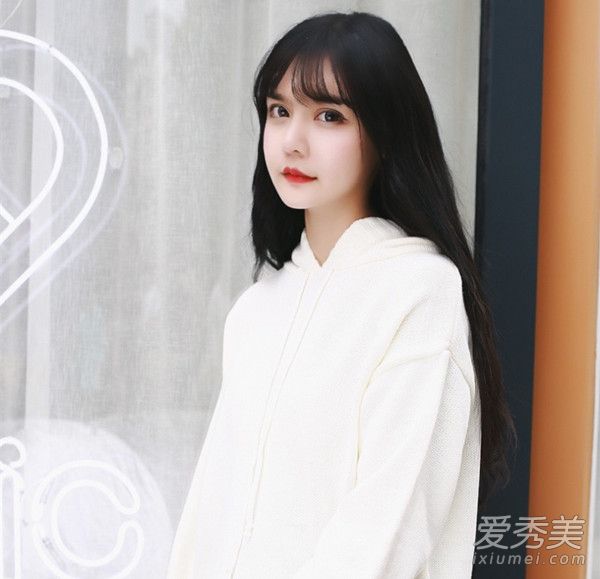 网红美女韩安冉卸妆模样太吓人 痘痘满脸！ 网红素颜照