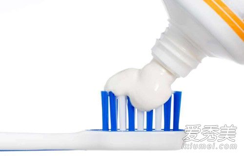 牙膏可以消腫嗎 牙膏可以卸妝嗎
