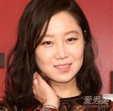 郑爽尖嘴猴腮老十岁 圆脸女星教你妆出好气色 怎么化妆减龄
