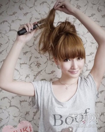 韩式丸子头扎法步骤图解 DIY甜美发型