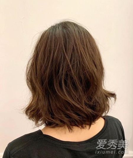 30岁职场女性适合留什么发型 职场有气质的发型图片