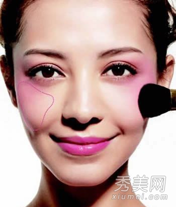 掌握5个化妆小技巧 年后瘦脸立刻见效