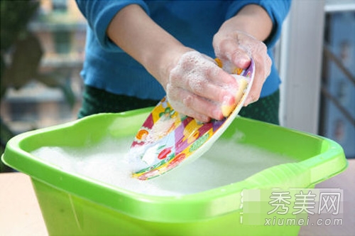橄榄油凡士林 双手日常保养窍门