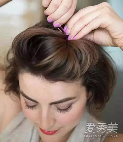 发型DIY:刘海怎么扎上去好看？