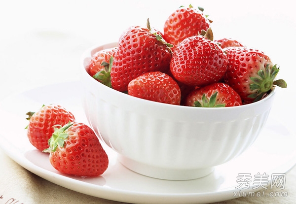 最有效美白水果 草莓美白消脂NO 1