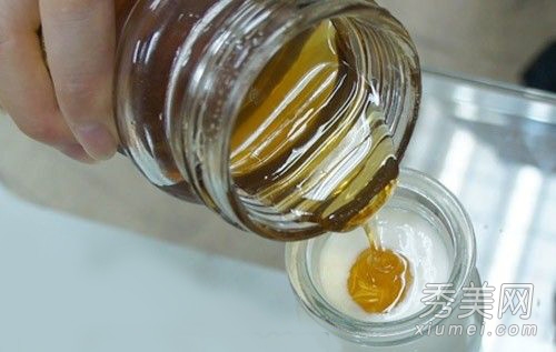 DIY酸奶蜂蜜面膜 强力补水淡色斑