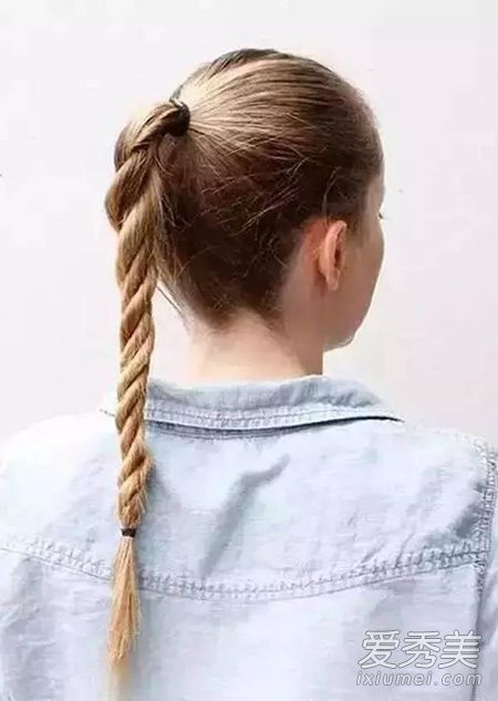 韩式低马尾发型怎么扎 夏季长发马尾辫的各种扎法图解