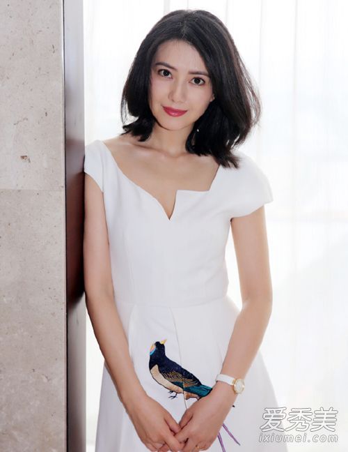 lob头最有气质的还是高圆圆！白裙加身美又仙 高圆圆lob发型