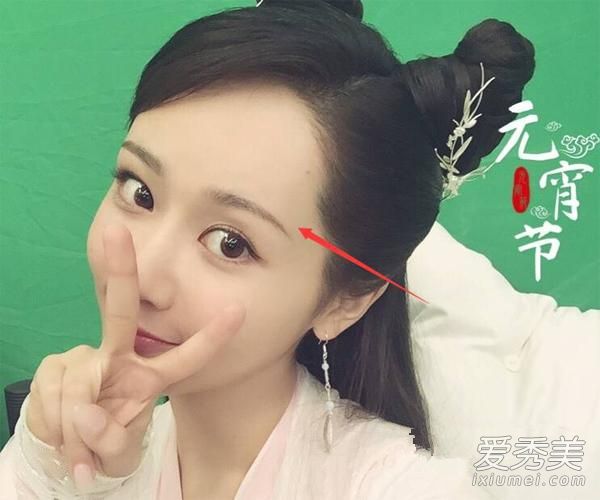杨紫孙骁骁扎堆演白蛇 光拼发型就输在起跑线上！ 杨紫白蛇传定妆照