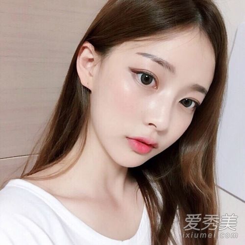 手指派vs刷具派的妆容优缺点 你是哪一派？ 妆容教程