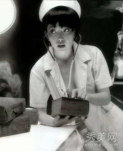 王菲柳岩制服诱惑 美妆斗艳性感or清纯