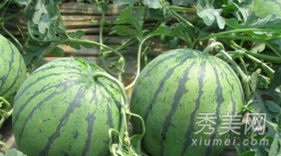 DIY秋季保湿面膜 纯天然补水法宝