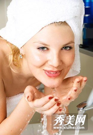 正确的洗脸方法99%女人都不知