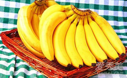 一根香蕉白肤两根香蕉抗衰老 原来香蕉还能给皮肤吃 护肤小知识