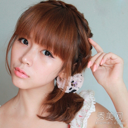 中长发如何扎好看 韩式甜妞范侧扎发教程