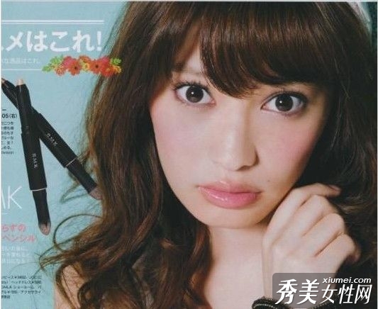 日系美妆 成就电眼女神
