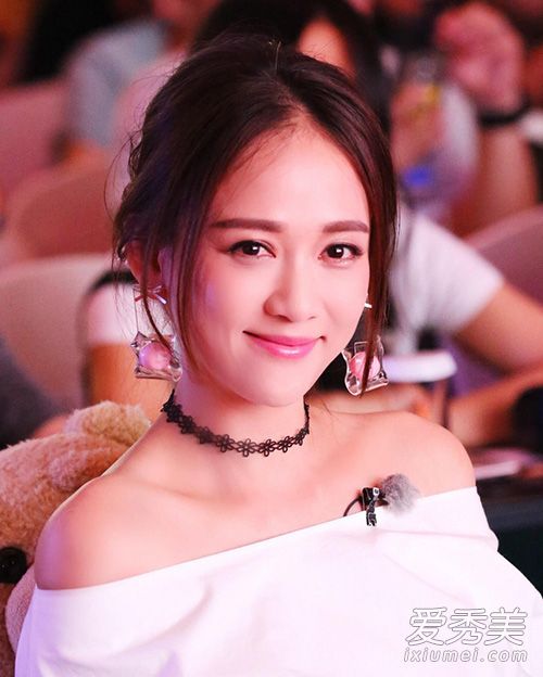 ​小花PK冻龄女神 《我们来了》护肤秘籍哪家强 护肤秘籍