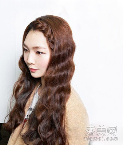 鹅蛋脸女生发型精选 八款韩式长卷发发型