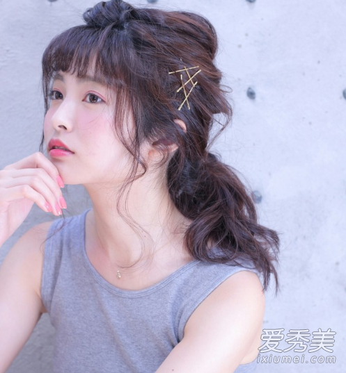 秋天这么适合扎头发 3款实用教程学起来！ 秋天怎么扎头发好看