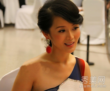 明星气质盘发图片 子怡清新梓林高贵