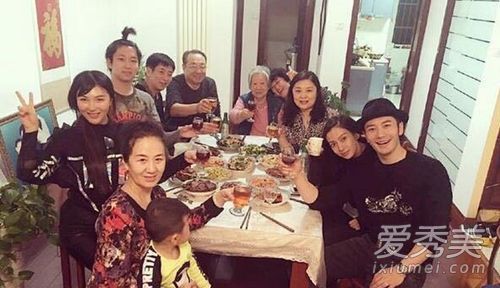 baby聚餐还是换张脸去的？ 素颜变脸就没停下过 明星素颜照