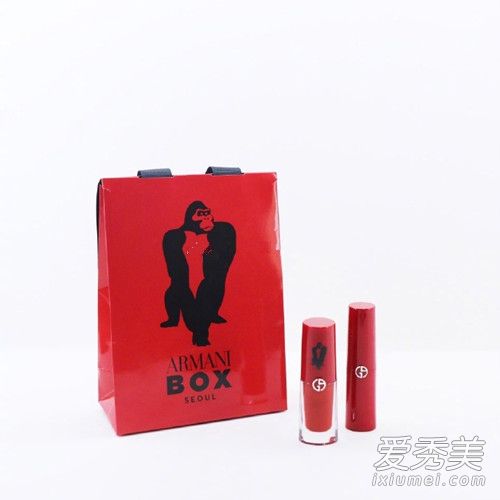 阿玛尼400唇釉和口红有什么区别 阿玛尼小胖丁400适合黄皮吗