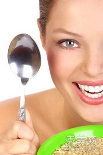 美容食品：专家推荐美白牙齿的7类食物