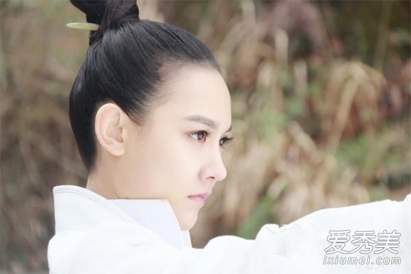 杨紫孙骁骁扎堆演白蛇 光拼发型就输在起跑线上！ 杨紫白蛇传定妆照