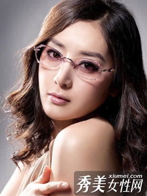 眼镜MM必学的6个放大双眼技巧