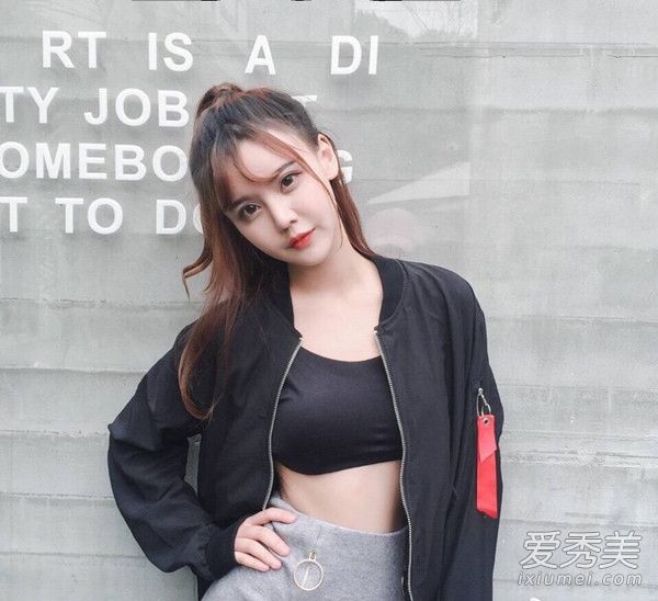 网红美女韩安冉卸妆模样太吓人 痘痘满脸！ 网红素颜照