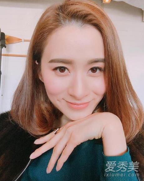 中长发怎么卷好看图片 2018流行中长发卷发发型图片