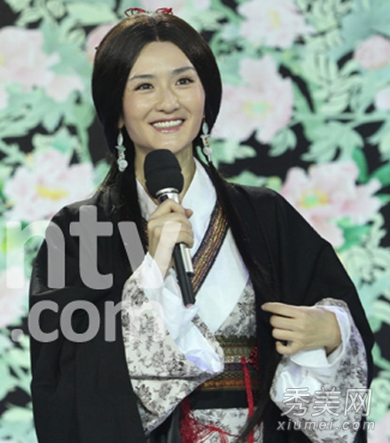 传谢娜怀孕3月？ 昔日乡土妆容蜕变做辣妈