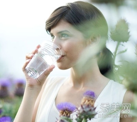 夏季如何正确喝水 排毒又养颜喝法