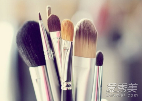 化妆刷什么材质好 化妆刷什么毛最好 化妆刷的分类和用法