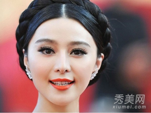 女星早期出道照 天生美OR后天妆扮？