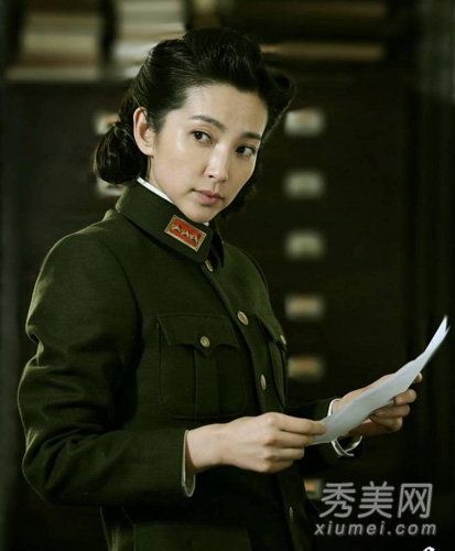 “麻辣女兵”熱播 11位女星軍裝美妝對決