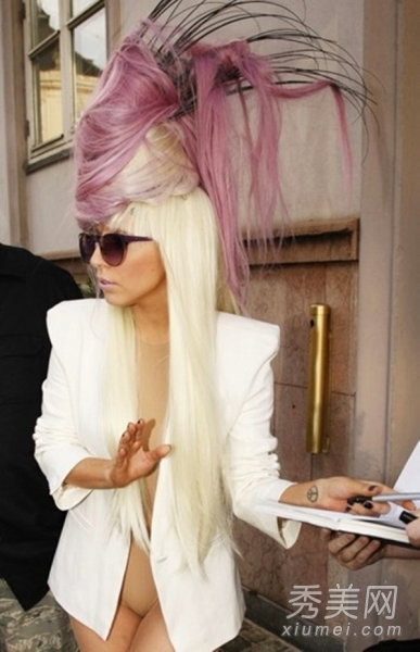 Lady Gaga十大重口味发型让人跌破眼镜