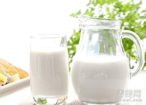 牛奶護膚功效：怎麼用牛奶美白護膚？