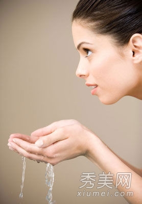 秋季皮肤干燥 警惕护肤补水的5个谎言