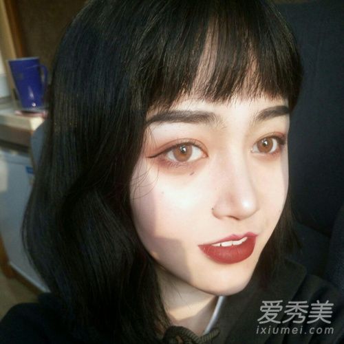 眉上刘海短发型图片 韩国最新露眉毛齐刘海发型