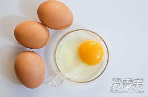 一颗鸡蛋搞定斑点 让肌肤也如鸡蛋般嫩滑 祛斑就一个鸡蛋搞定