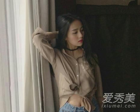 头发里面的白色颗粒是什么 头发白色颗粒怎么洗掉